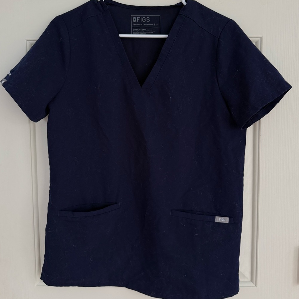 Figs scrub top